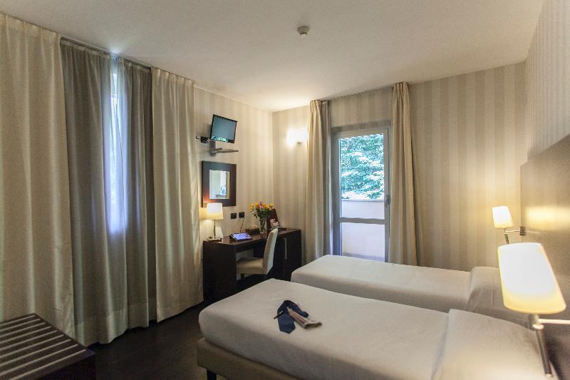 Hotel 2C レニャーノ エクステリア 写真