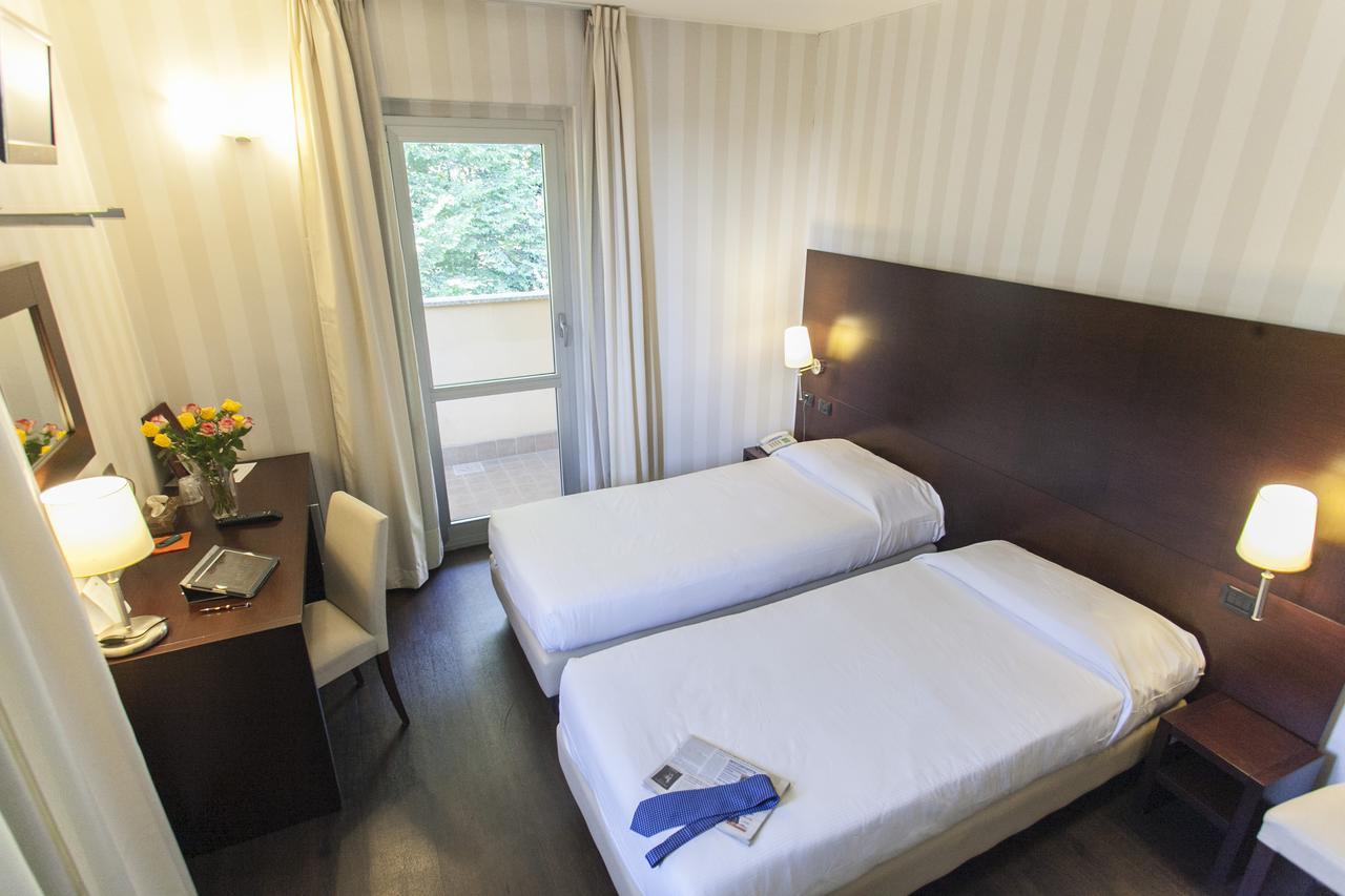 Hotel 2C レニャーノ エクステリア 写真